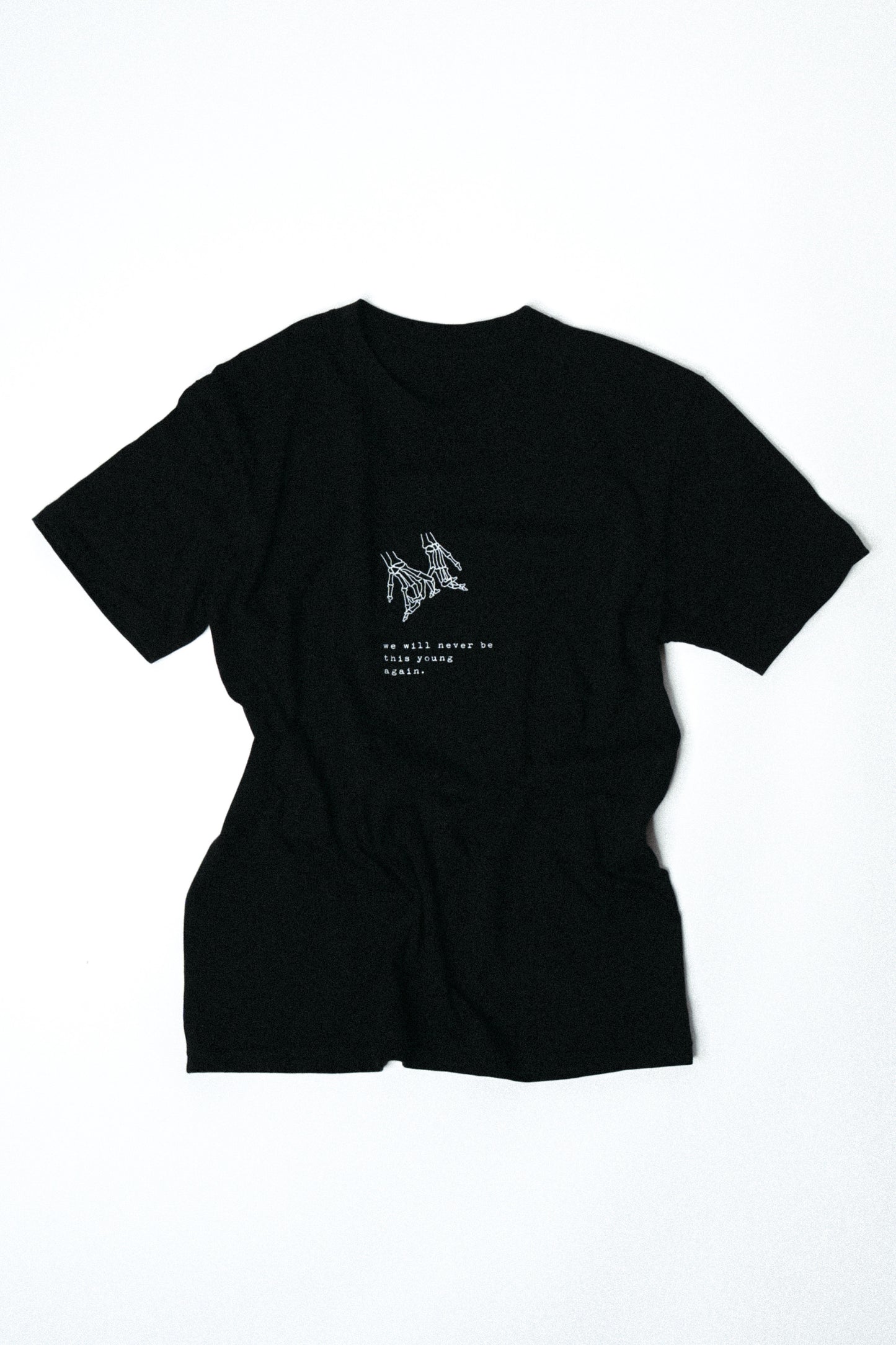 never be this young t-shirt - black