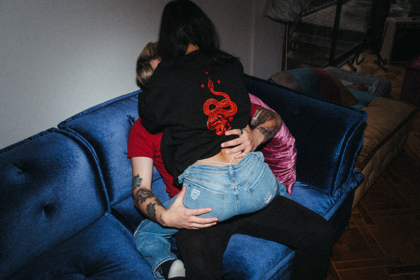 snake crewneck - black